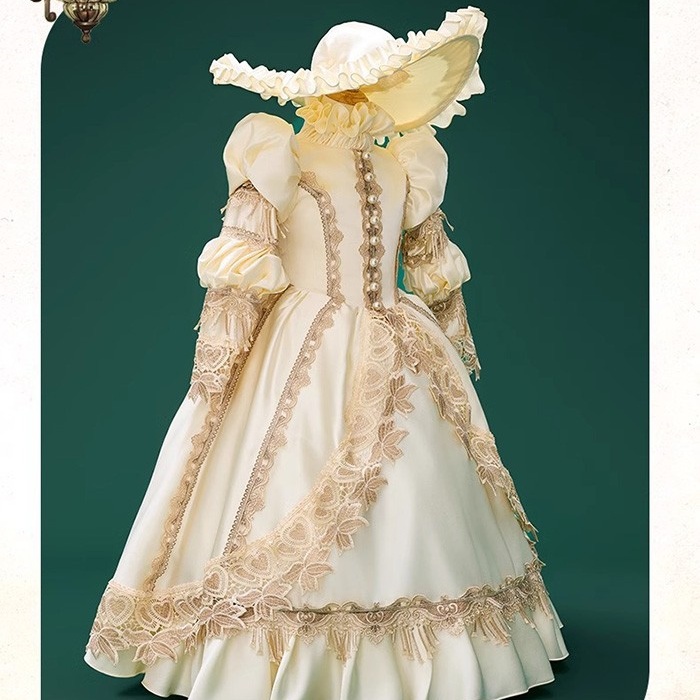 貴族 ドレス 中世 ヨーロッパ キッズ 舞踏会 ロングドレス 舞台 演劇 ステージ衣装 コスプレ 演奏会 お姫様 宮廷 パーティドレス コスチューム 女の子 子供 120 130 140 プリンセス フリル レース 刺繍 編み上げ 帽子 ロココ調 撮影 クリスマス ハロウィン シャンパン コスプレ・衣装のVings