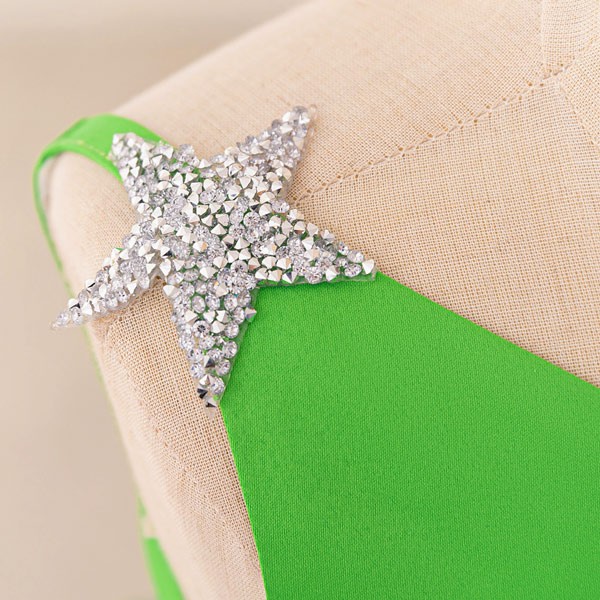 キッズドレス クリスマスツリー風 ティアードスカート リボン ドレス 膝丈 袖なし ノースリーブ Vネック コスチューム衣装 子供ドレス パーティードレス カラードレス ワンピース お姫様 プリンセス風 女の子 子供 かわいい ステージ 演出 イベント 写真用 グリーン 110 120 130 140 150 コスプレ・衣装のVings